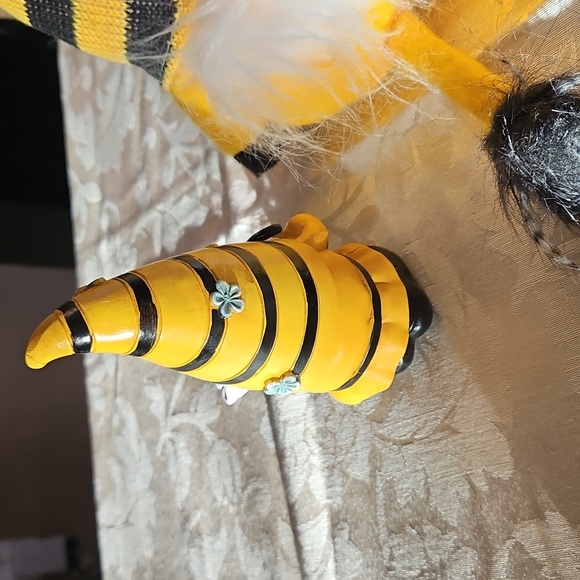 📣Yellow and Black Gnome Spring Decor Set - Picture 9 of 11